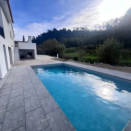别墅 Charming Portuguese With Forested Hill Views